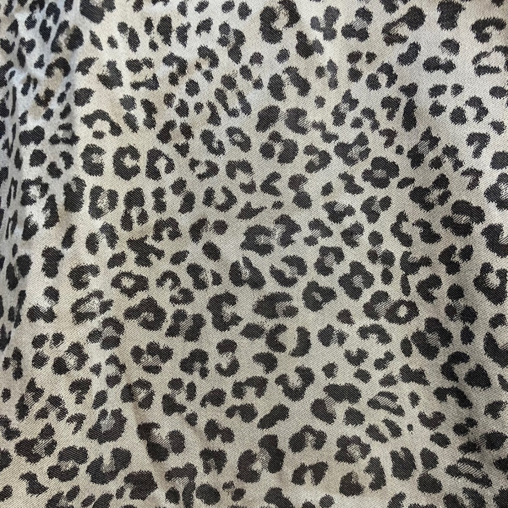 Chicos No-Iron Coolmax All Season  Leopard Print Button Down Shirt SZ 2 L 12/14 - Picture 8 of 11
